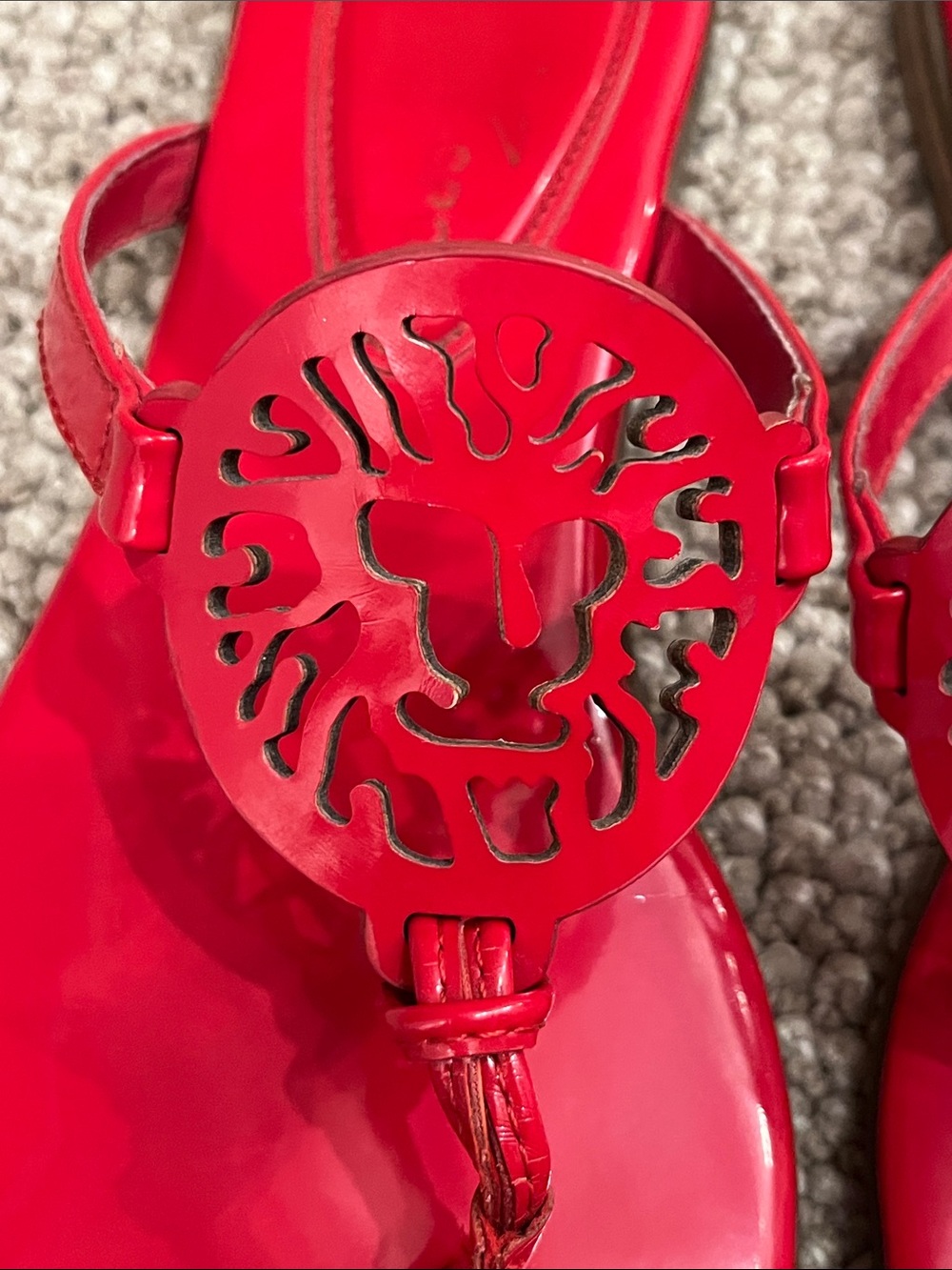 Anne Klein Red Faux Leather Thong Sandals with Cutout Logo Medallion - Picture 2 of 10